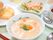 メインの料理は、ホワイトシチューである。インゲン豆、ニンジン、じゃが芋など、たくさんの野菜が入っていて、栄養バランスが優れている。
