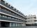 ４階建てで、のマンションのような建物。エントランスが重厚感を漂わせている。