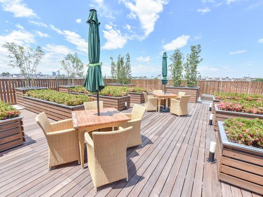 コテージのテーブルと椅子