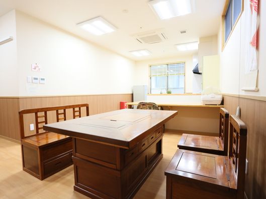 ダイニングテーブル