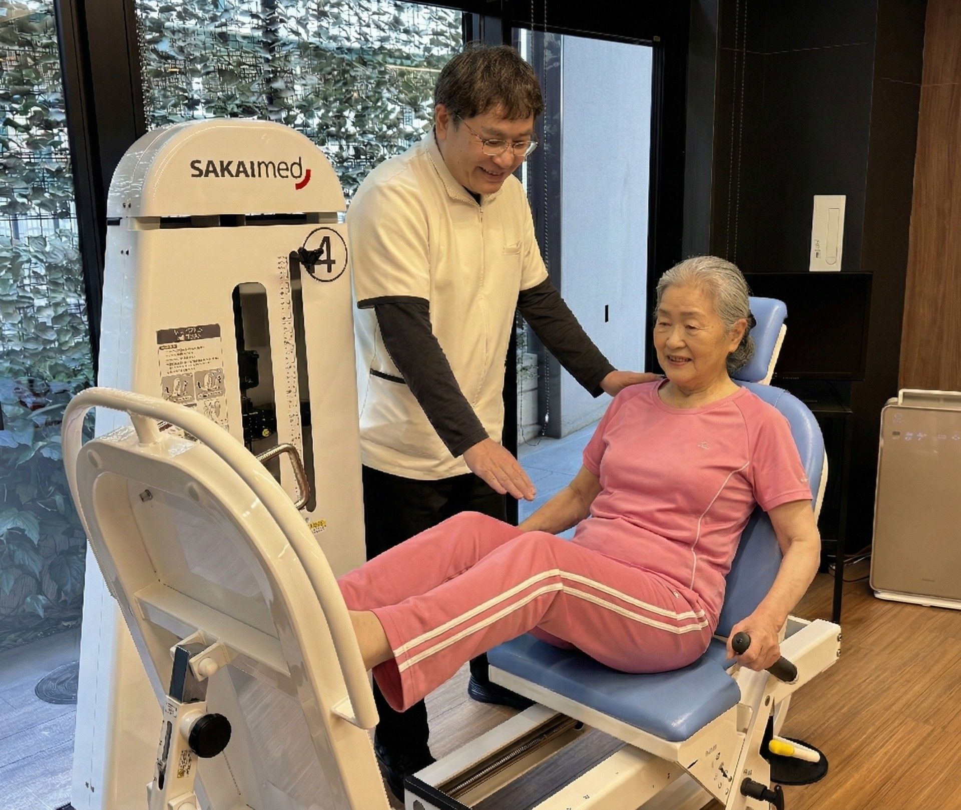 リハビリに用いられる大広場である。運動不足の回避や機能回復のためのフィットネス器具がさまざま用意されており、充実したリハビリ生活が送れる。