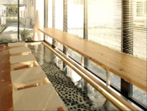 館内には足湯コーナーも完備している。ゆっくり座りながらリラックスする時間は、入居者様の楽しみの一つでもある。