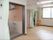 浴室前にはカーテンレールが設置されており、入浴時には入居者様が周りの目を気にせず、入浴いただけるような環境が整っている。