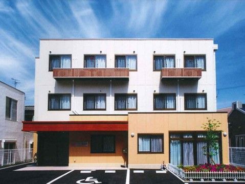 清潔感のある外観の建物