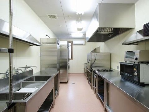 清潔なキッチン設備