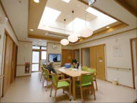 明るい居室で日常生活