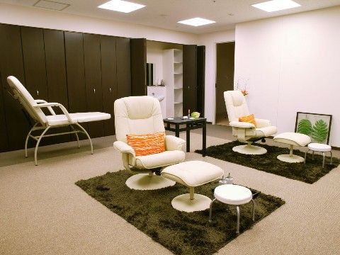 マッサージ用の椅子が置かれているリフレッシュルーム