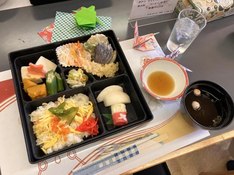 彩り豊かな食事の一例
