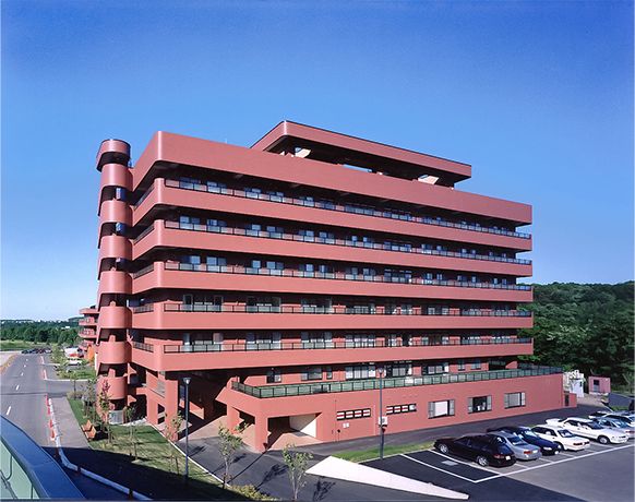 赤茶色の建物外観