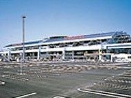 当施設の近くに、大きな空港がある。アクセスが良いので、遠方からの来訪者様もお気軽にお越しいただける。