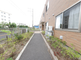 円形建築の介護施設の外観