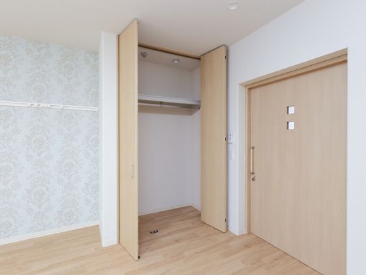 二人部屋のクローゼット