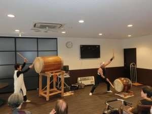 広々としているラウンジは、イベントなどさまざまなことに活用されている。入居者様の憩いの場となっている。