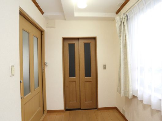 エレベーター前