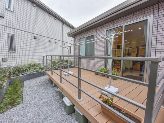 ウッドデッキテラス