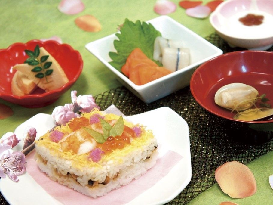 イベントに合わせた料理をご用意しているため、食事の楽しみもある。色とりどりのメニューで、色彩も味も楽しめる。