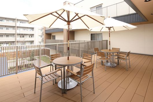 2F ウッドデッキ