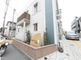 静かな住宅街の街角