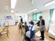 介護施設の共有リビングスペース