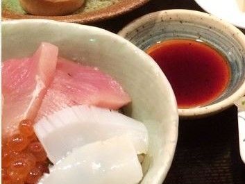この日はお刺身を中心とした豪華なメニューである。毎日いろいろなメニューが提供され、食への楽しさを覚える。
