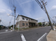 静かな住宅街の交差点