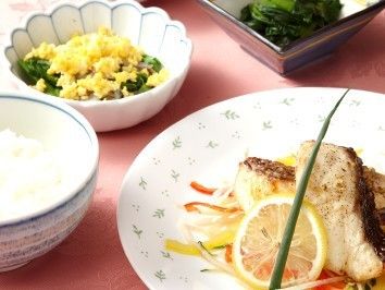 栄養バランスに優れているだけでなく、主菜副菜ともに見た目からも食欲を刺激するような献立を栄養士が考えている。