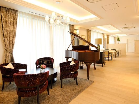 ダイニングラウンジ