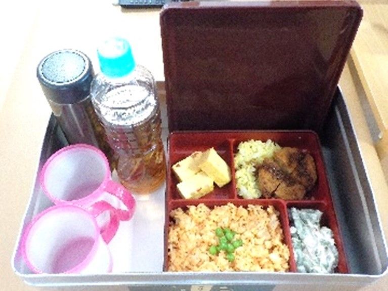 栄養バランスを考慮しながら安心安全な食材を使用し、飽きずに美味しく食べていただけるメニューを提供している。