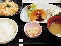 献立の一例。ご飯や味噌汁、バナナなど種類が豊富なメニューになっていて、入居者様が栄養をしっかり取れるように考えられている。