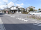 静かな住宅地の施設外観
