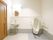 男性用のトイレを設置している。洗面台を併設することで、トイレ後の手洗いをスムーズに行え、衛生的である。