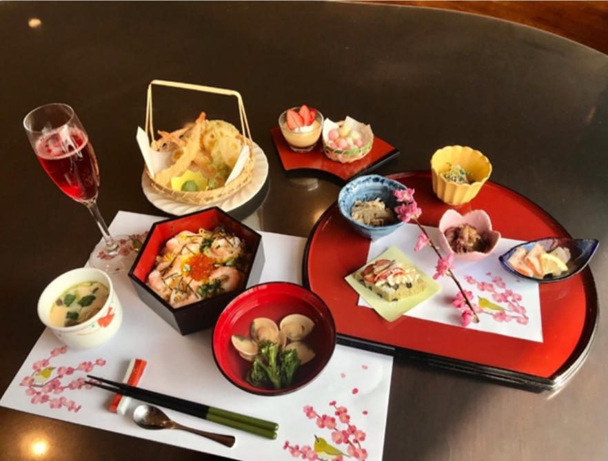 彩り豊かな食事の膳