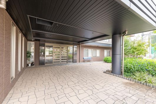 外観エントランス