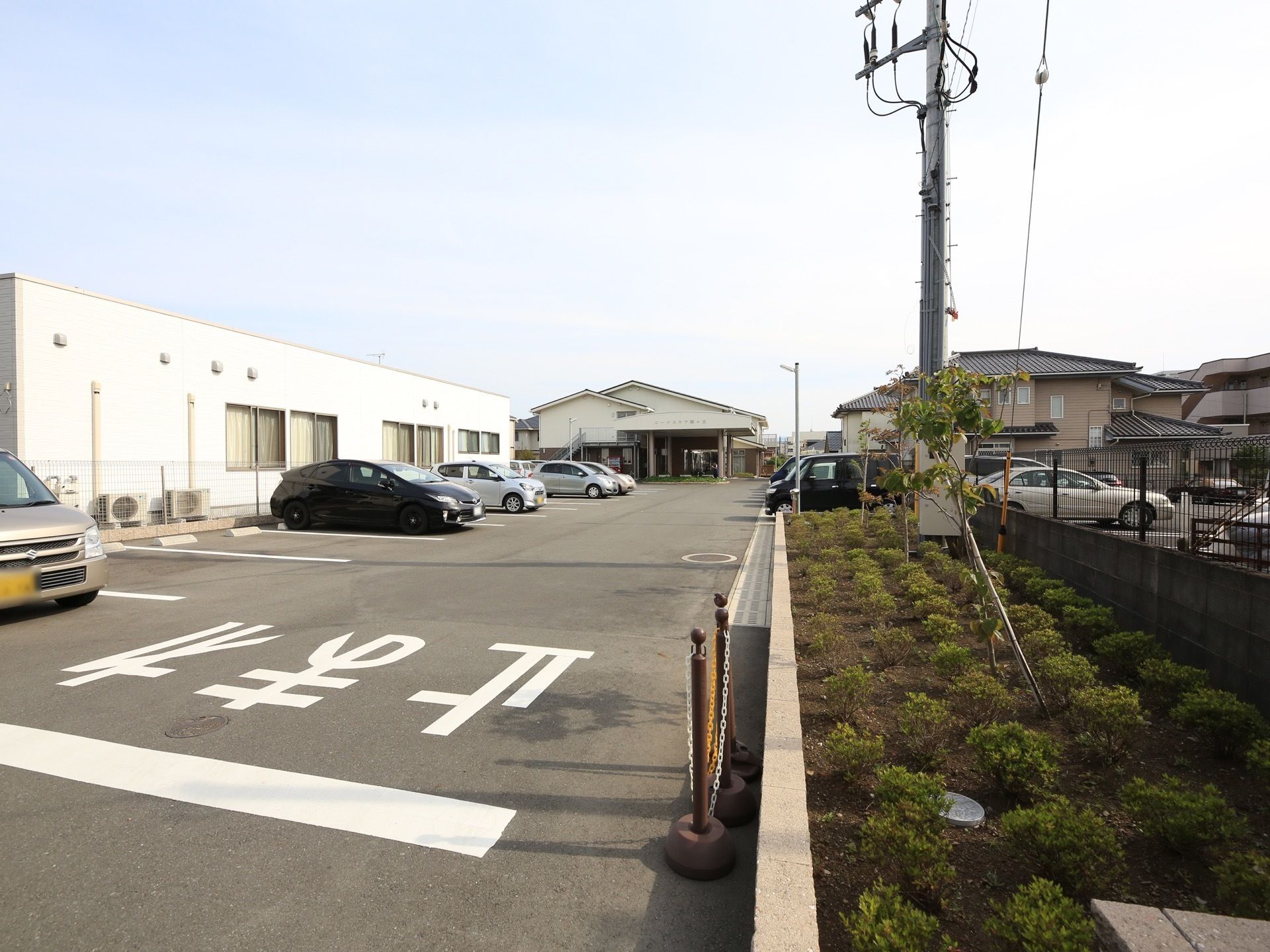 閑静な住宅地に立地し、穏やかな生活を送ることができる。高い建物がなく、遠くまで見通せ、閉塞感なく過ごすことができる。