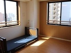 明るさとゆったりとしたスペースを確保した居室である。上階のお部屋からの眺めは格別で、理想の生活を送ることができる。