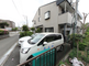 静かな住宅街にある施設外観