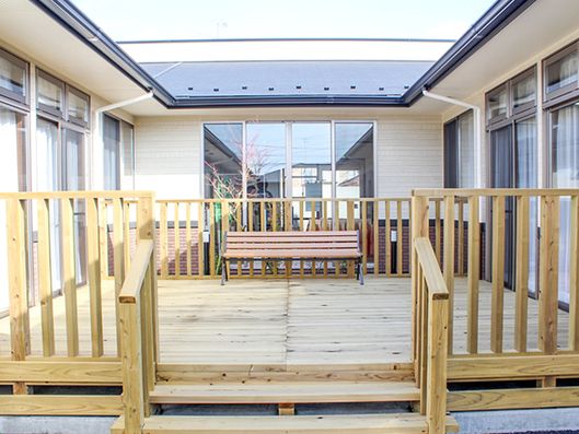ウッドデッキ