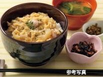 親子丼とひじき煮と味噌汁