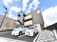 明るく広々とした施設外観