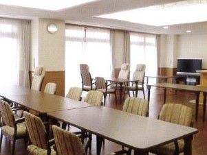入居者様同士でお話ししながら、お食事をいただける食堂