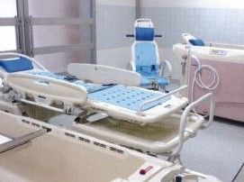 寝たり座ったりしたまま、お風呂に入ることのできる介護入浴機器