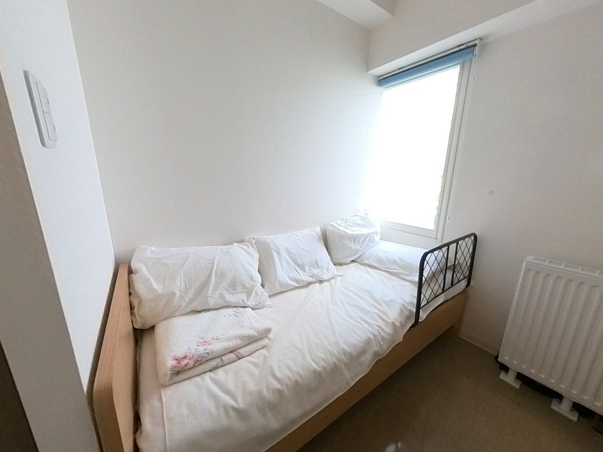 シンプルなベッドルーム