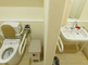 明るく清潔なトイレ空間