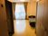 部屋に設置してあるベッドには、柵がついている。就寝中や起き上がる際、またはベッドに上る時の落下を防ぐ設備である。
