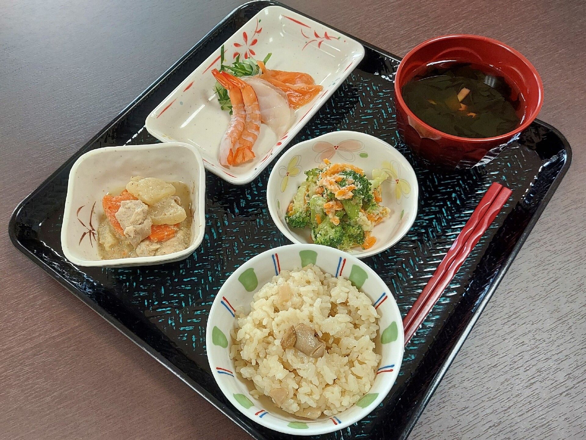 彩りにも工夫を加えたお食事