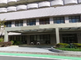 円形建築の介護施設と自然環境