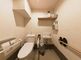 バリアフリー設計のトイレ空間