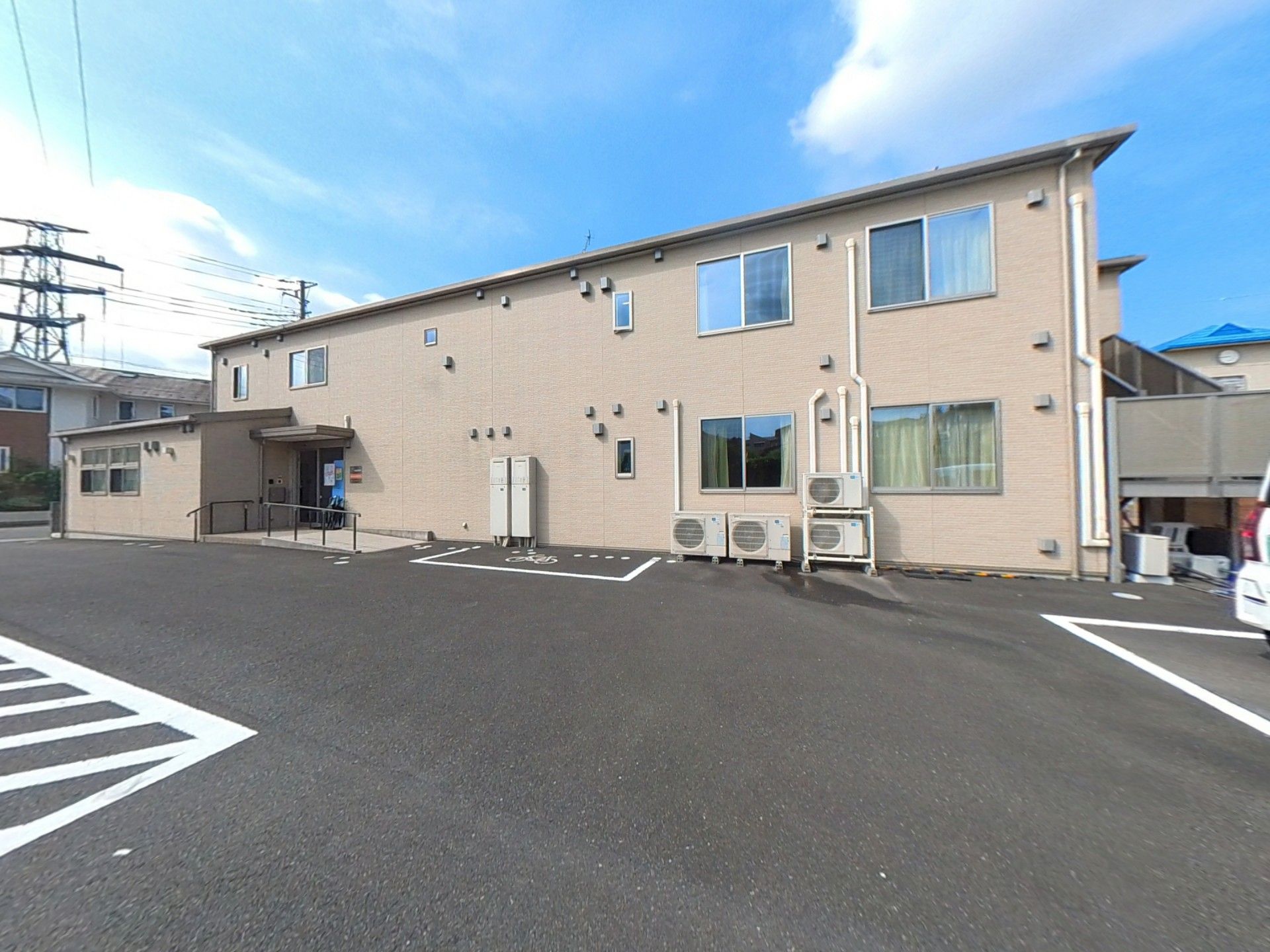 ゆったりとした施設外観