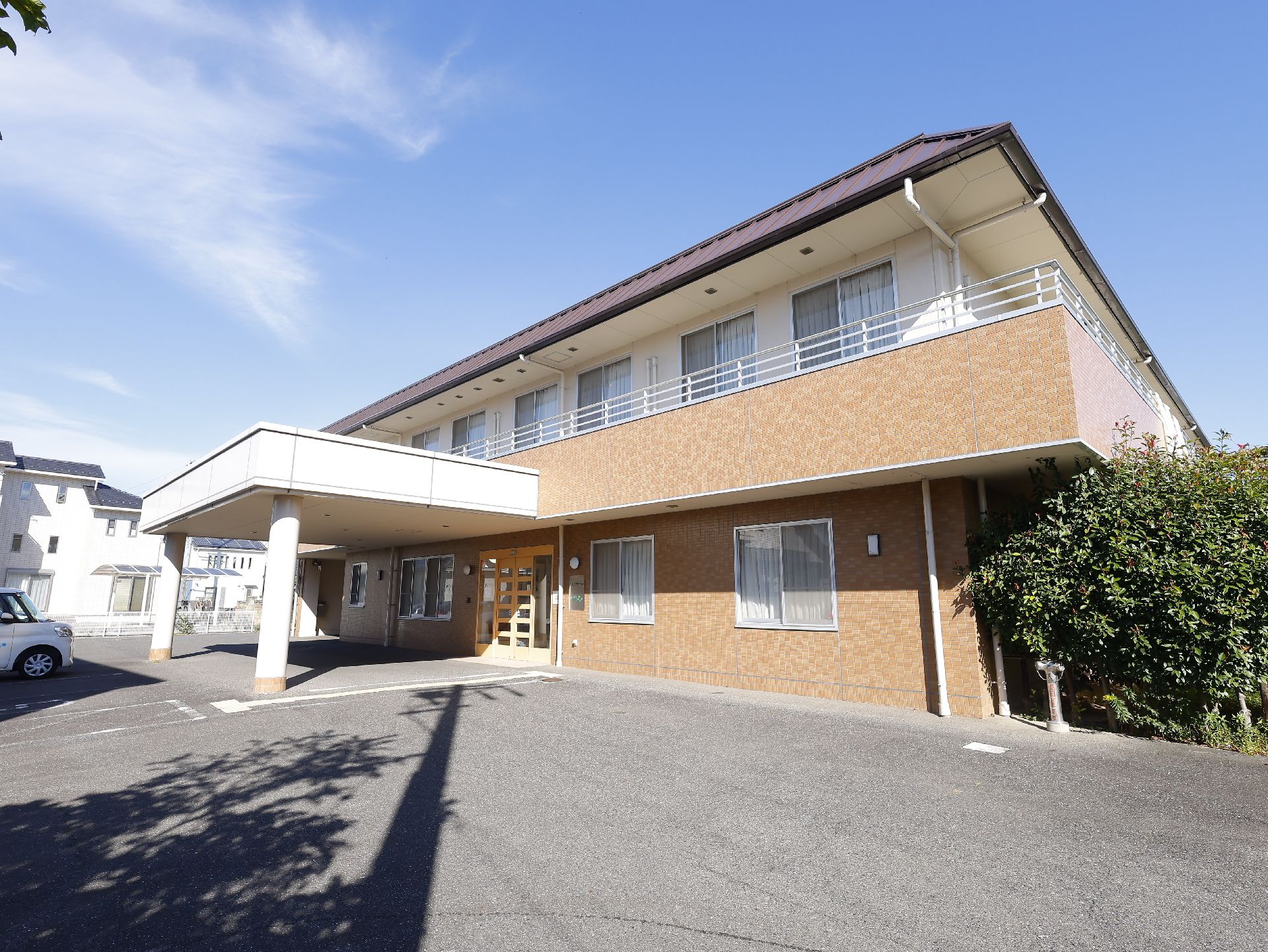 やさしい色合いの施設