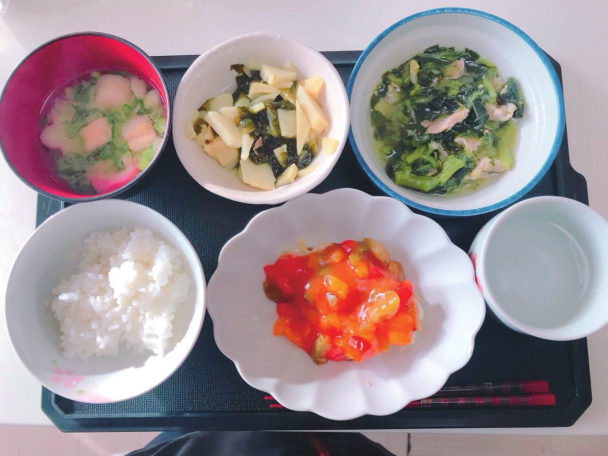 野菜をふんだんに使った料理の数々が並ぶ、栄養バランスのいい食事